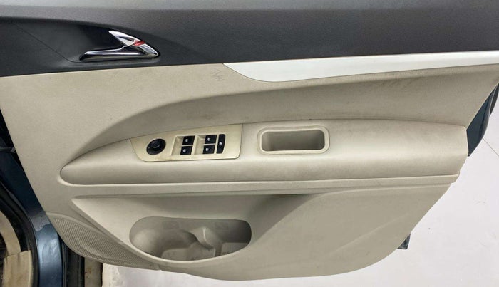 2018 Mahindra MARAZZO M6 7 STR, Diesel, Manual, 46,399 km, Driver Side Door Panels Control