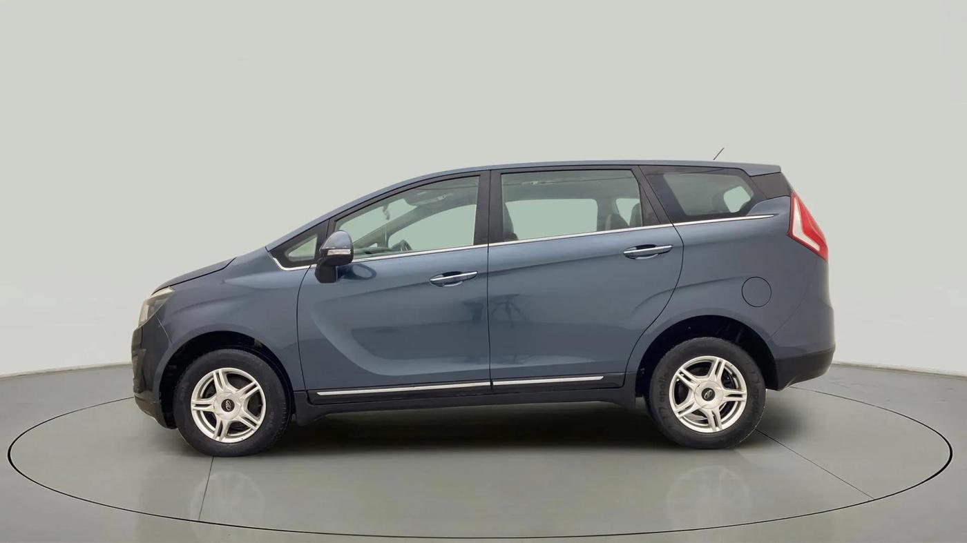 2018 Mahindra MARAZZO M6 7 STR, Diesel, Manual, 46,855 km, Left Side