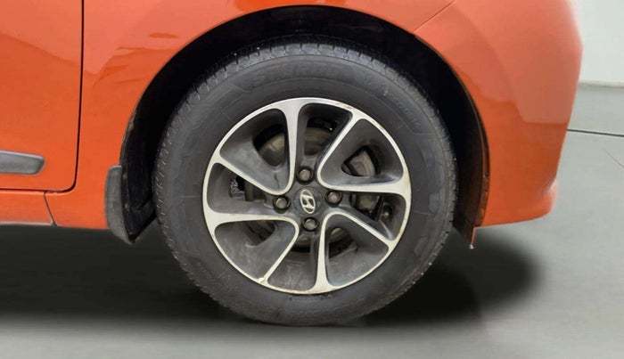 2017 Hyundai Grand i10 SPORTZ (O) AT 1.2 KAPPA VTVT, Petrol, Automatic, 1,13,983 km, Right Front Wheel