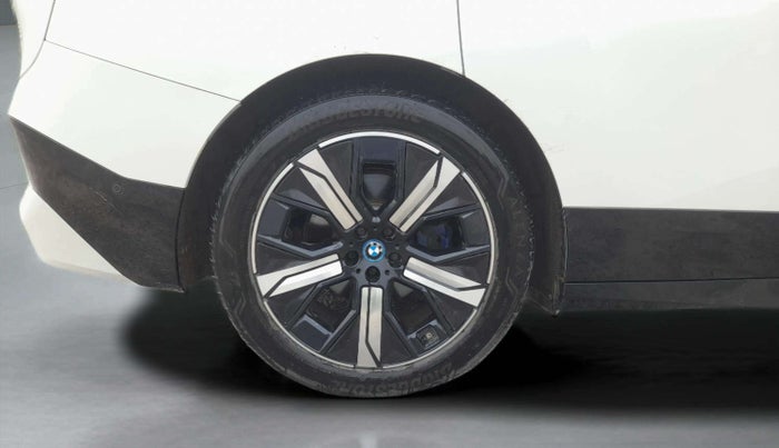 2023 BMW iX XDRIVE40 , Electric, Automatic, 3,237 km, Right Rear Wheel