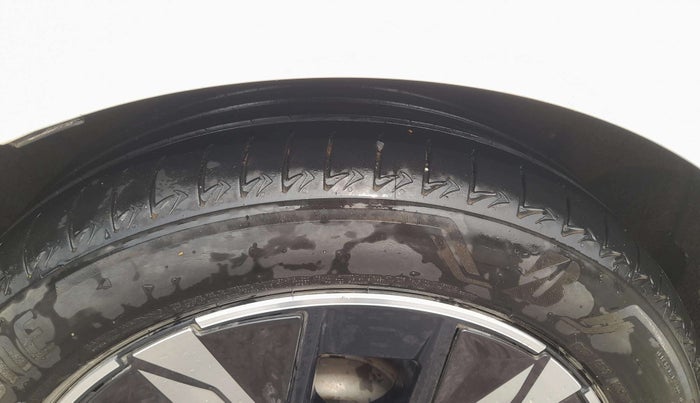 2023 BMW iX XDRIVE40 , Electric, Automatic, 3,237 km, Left Rear Tyre Tread