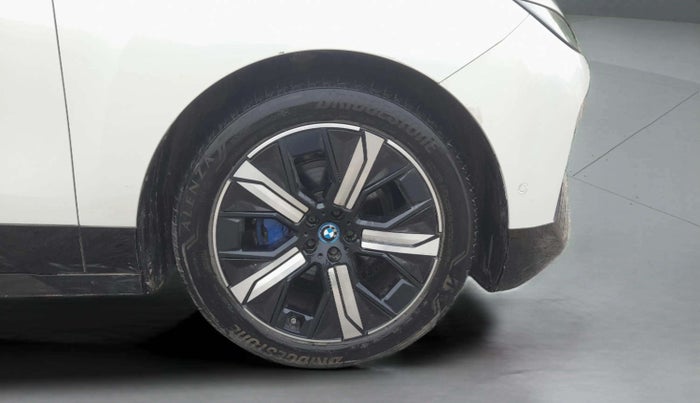 2023 BMW iX XDRIVE40 , Electric, Automatic, 3,237 km, Right Front Wheel