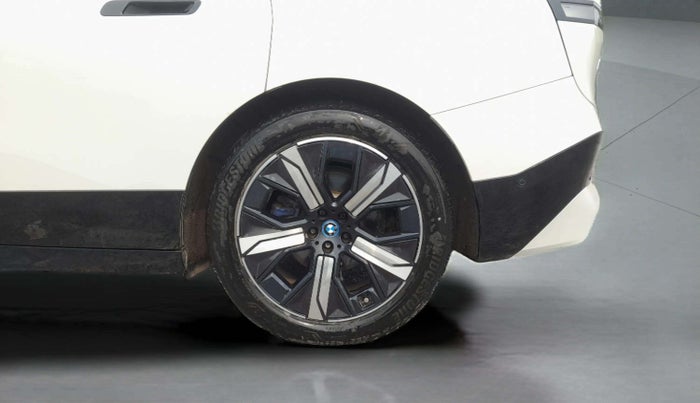 2023 BMW iX XDRIVE40 , Electric, Automatic, 3,237 km, Left Rear Wheel