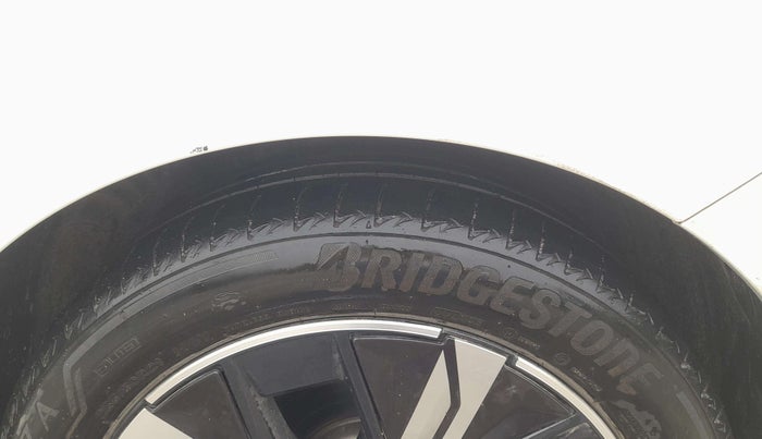 2023 BMW iX XDRIVE40 , Electric, Automatic, 3,237 km, Left Front Tyre Tread