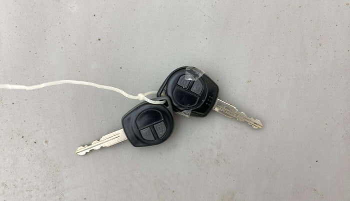 2014 Maruti Swift VXI, Petrol, Manual, 39,893 km, Key Close Up