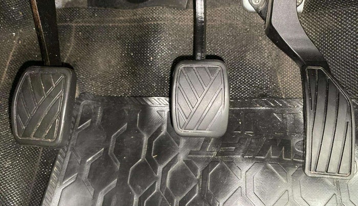 2014 Maruti Swift VXI, Petrol, Manual, 39,893 km, Pedals