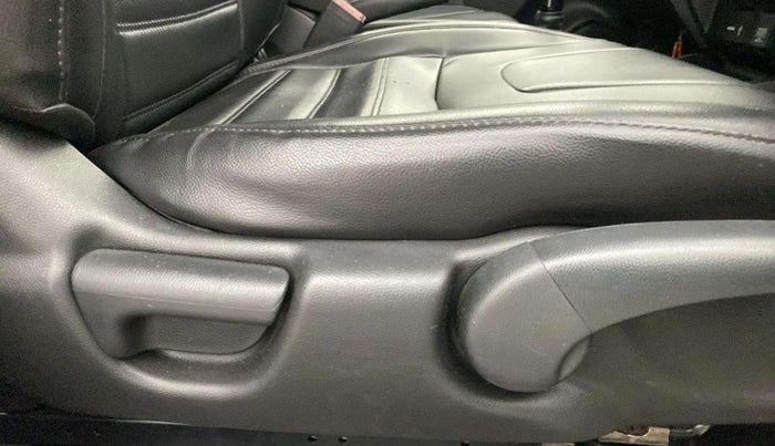 2018 Honda WR-V 1.5L I-DTEC VX MT, Diesel, Manual, 1,37,457 km, Driver Side Adjustment Panel