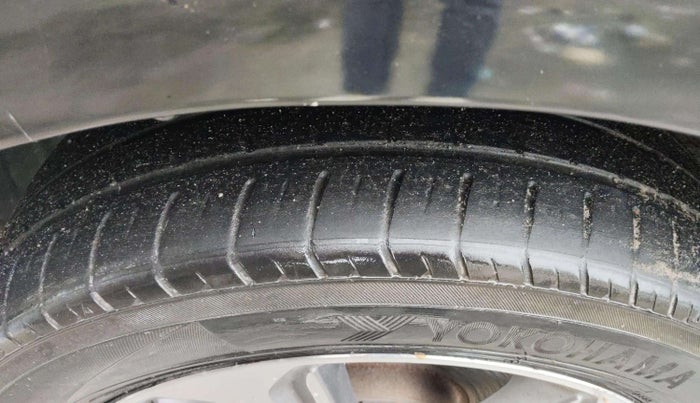 2019 Hyundai Verna 1.6 SX (O) CRDI MT, Diesel, Manual, 1,02,000 km, Left Front Tyre Tread