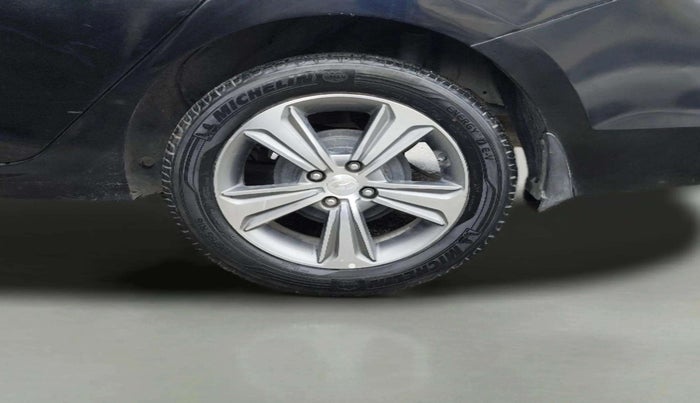 2019 Hyundai Verna 1.6 SX (O) CRDI MT, Diesel, Manual, 1,02,000 km, Left Rear Wheel
