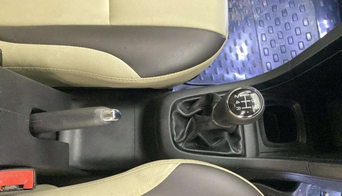 2014 Maruti Swift VXI, Petrol, Manual, 65,041 km, Gear Lever