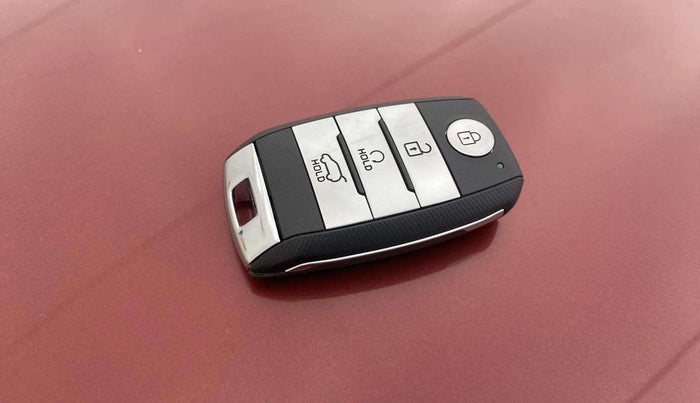 2021 KIA SONET GTX PLUS 1.0 DCT DUAL TONE, Petrol, Automatic, 45,831 km, Key Close Up