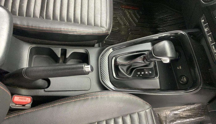 2021 KIA SONET GTX PLUS 1.0 DCT DUAL TONE, Petrol, Automatic, 45,831 km, Gear Lever
