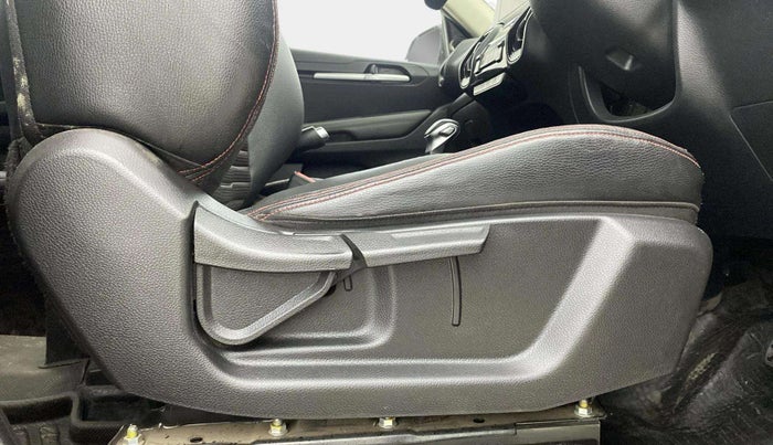 2021 KIA SONET GTX PLUS 1.0 DCT DUAL TONE, Petrol, Automatic, 45,831 km, Driver Side Adjustment Panel