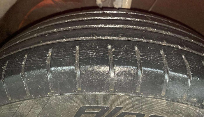 2018 Maruti Swift ZXI PLUS, Petrol, Manual, 61,357 km, Left Front Tyre Tread