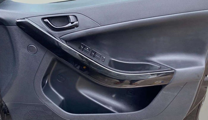 2023 Tata NEXON XZA PLUS PETROL DARK EDITION, Petrol, Automatic, 48,835 km, Driver Side Door Panels Control