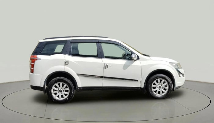 2016 Mahindra XUV500 W10 AT, Diesel, Automatic, 1,05,024 km, Right Side View