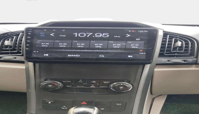 2016 Mahindra XUV500 W10 AT, Diesel, Automatic, 1,05,024 km, Air Conditioner