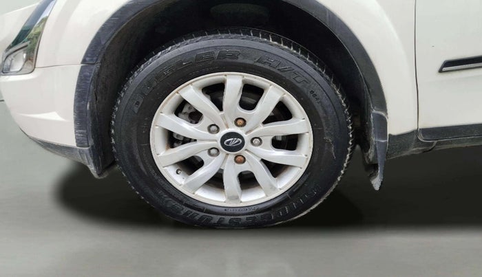 2016 Mahindra XUV500 W10 AT, Diesel, Automatic, 1,05,024 km, Left Front Wheel