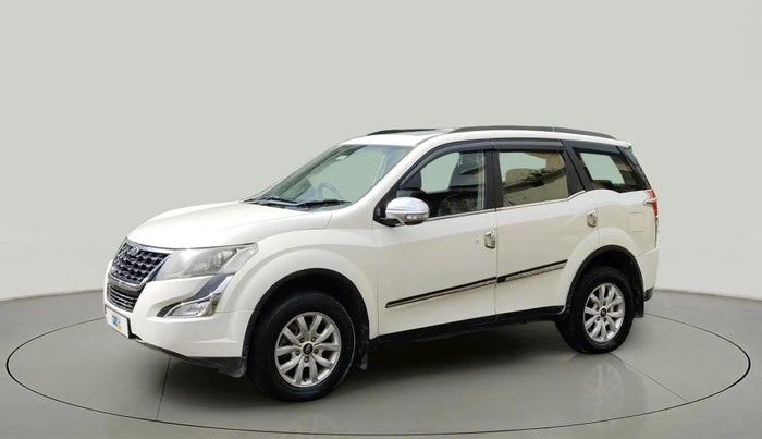 2016 Mahindra XUV500 W10 AT, Diesel, Automatic, 1,05,024 km, Left Front Diagonal