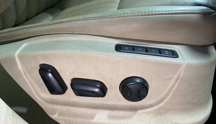 2018 Skoda Octavia L&K 1.8 TSI AT, Petrol, Automatic, 51,352 km, Driver Side Adjustment Panel