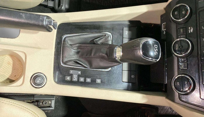 2018 Skoda Octavia L&K 1.8 TSI AT, Petrol, Automatic, 51,352 km, Gear Lever