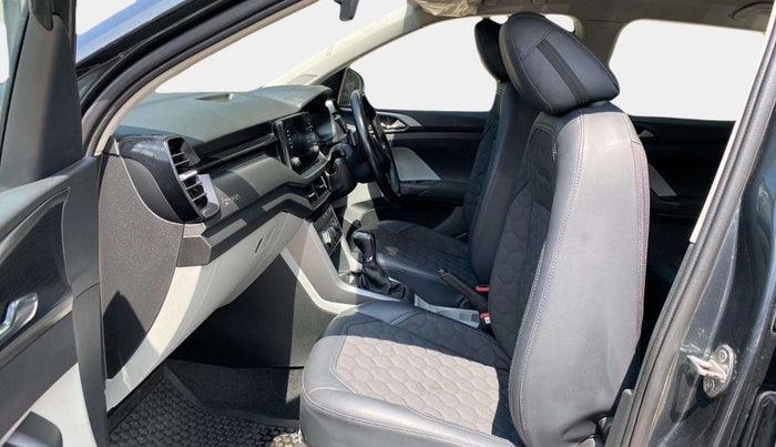 2022 Skoda KUSHAQ AMBITION 1.0L TSI AT, Petrol, Automatic, 17,089 km, Right Side Front Door Cabin