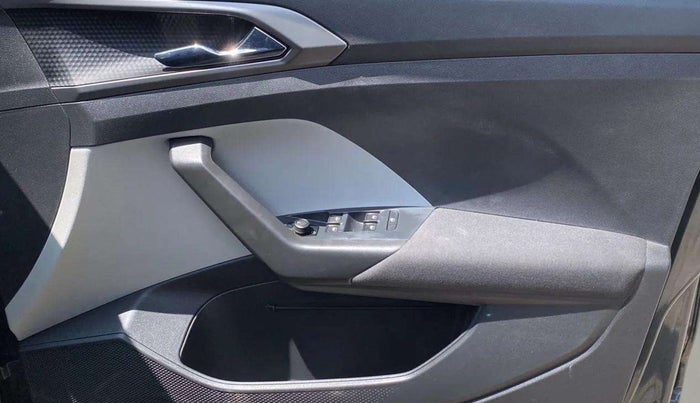 2022 Skoda KUSHAQ AMBITION 1.0L TSI AT, Petrol, Automatic, 17,089 km, Driver Side Door Panels Control