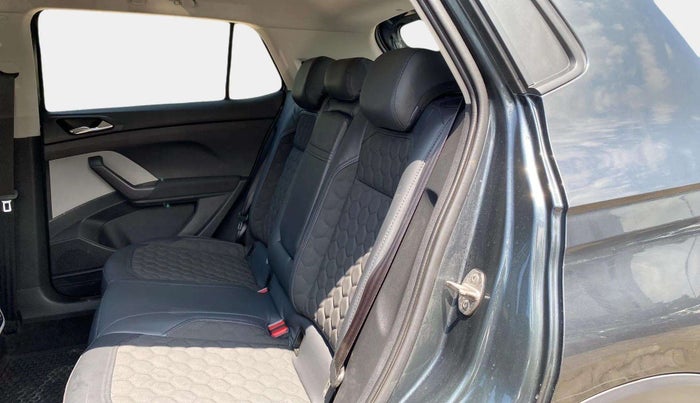 2022 Skoda KUSHAQ AMBITION 1.0L TSI AT, Petrol, Automatic, 17,089 km, Right Side Rear Door Cabin