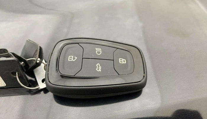 2022 Tata NEXON XZ PLUS (O) PETROL DARK EDITION, Petrol, Manual, 45,278 km, Key Close Up