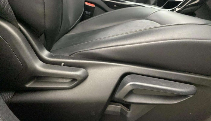 2022 Tata NEXON XZ PLUS (O) PETROL DARK EDITION, Petrol, Manual, 45,278 km, Driver Side Adjustment Panel