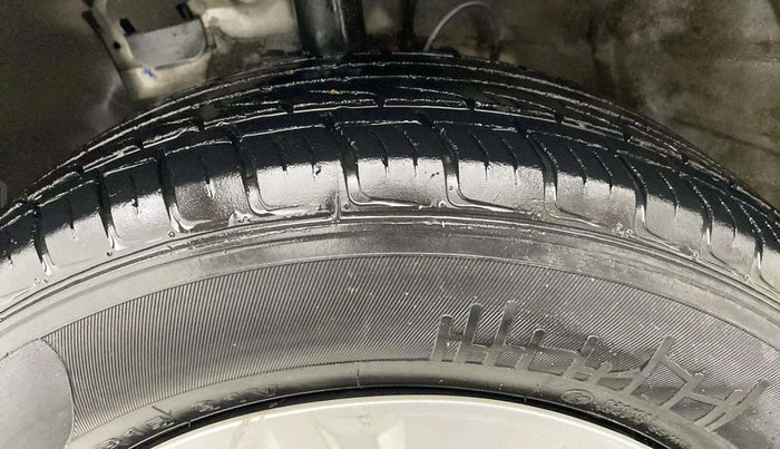 2021 Hyundai VENUE S+ 1.2, CNG, Manual, 73,564 km, Left Front Tyre Tread