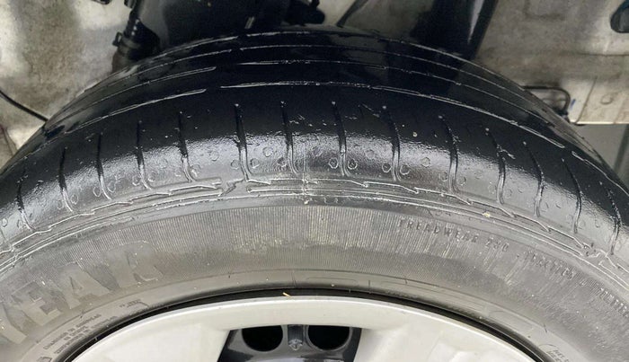 2021 Hyundai VENUE S+ 1.2, CNG, Manual, 73,564 km, Left Rear Tyre Tread