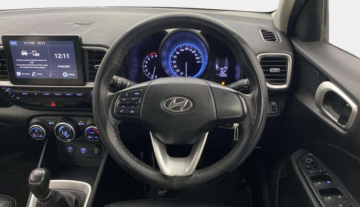 2021 Hyundai VENUE S+ 1.2, CNG, Manual, 73,564 km, Steering Wheel Close Up