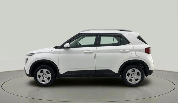 2021 Hyundai VENUE S+ 1.2, CNG, Manual, 73,564 km, Left Side