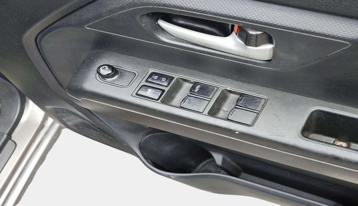 2019 Maruti New Wagon-R VXI 1.0 AMT, Petrol, Automatic, 82,206 km, Driver Side Door Panels Control