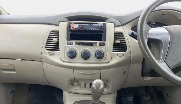2014 Toyota Innova 2.5 GX 8 STR, Diesel, Manual, 50,727 km, Air Conditioner