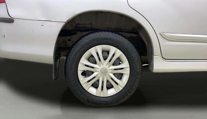 2014 Toyota Innova 2.5 GX 8 STR, Diesel, Manual, 50,727 km, Right Rear Wheel