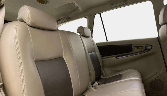 2014 Toyota Innova 2.5 GX 8 STR, Diesel, Manual, 50,727 km, Right Side Rear Door Cabin