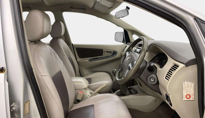 2014 Toyota Innova 2.5 GX 8 STR, Diesel, Manual, 50,727 km, Right Side Front Door Cabin