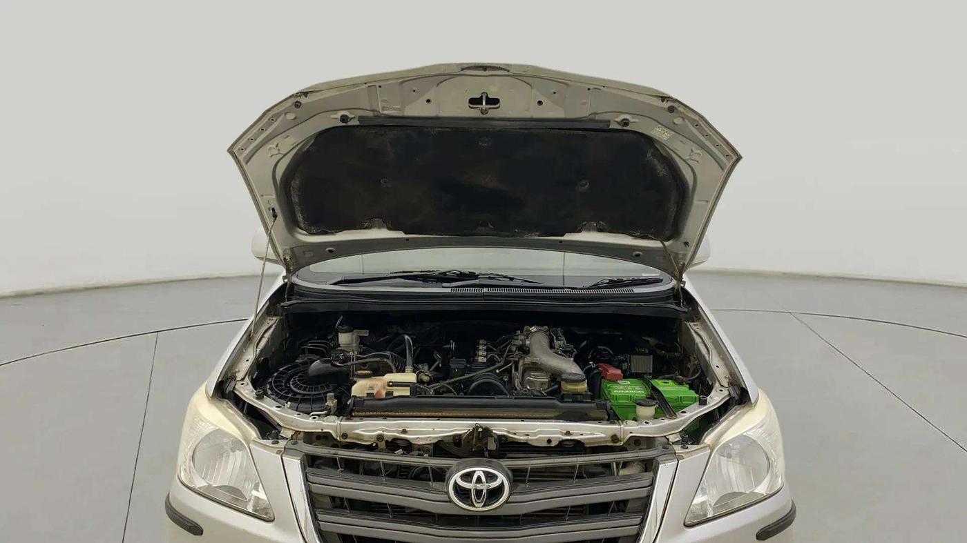 2014 Toyota Innova 2.5 GX 8 STR, Diesel, Manual, 50,727 km, Open Bonet