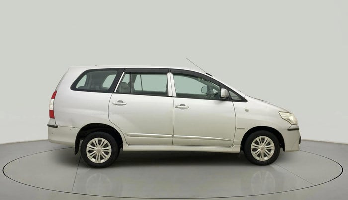 2014 Toyota Innova 2.5 GX 8 STR, Diesel, Manual, 50,727 km, Right Side View