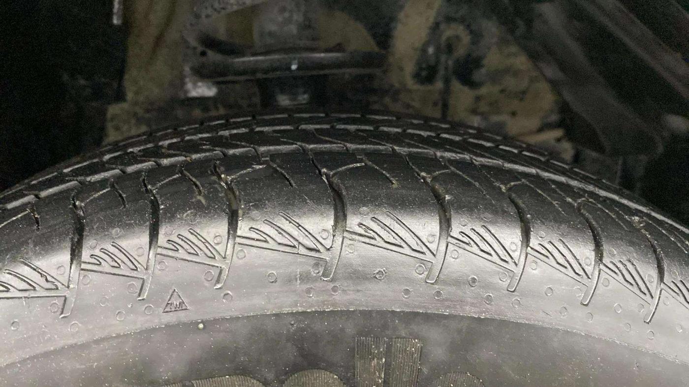 2023 Maruti Grand Vitara SIGMA SMART HYBRID, Petrol, Manual, 43,018 km, Right Front Tyre Tread