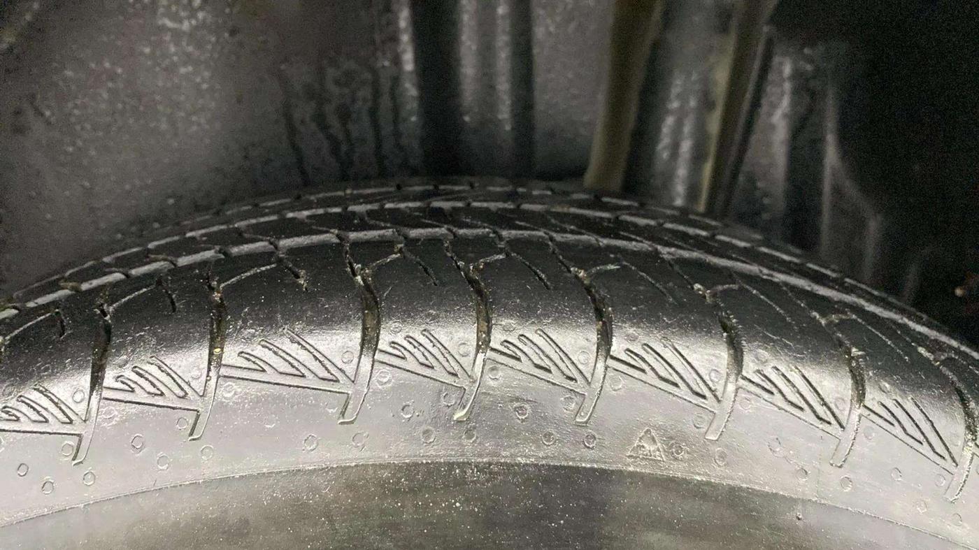 2023 Maruti Grand Vitara SIGMA SMART HYBRID, Petrol, Manual, 43,018 km, Left Rear Tyre Tread