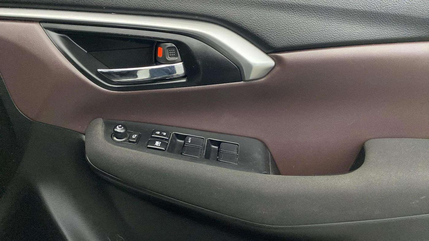 2023 Maruti Grand Vitara SIGMA SMART HYBRID, Petrol, Manual, 43,018 km, Driver Side Door Panels Control