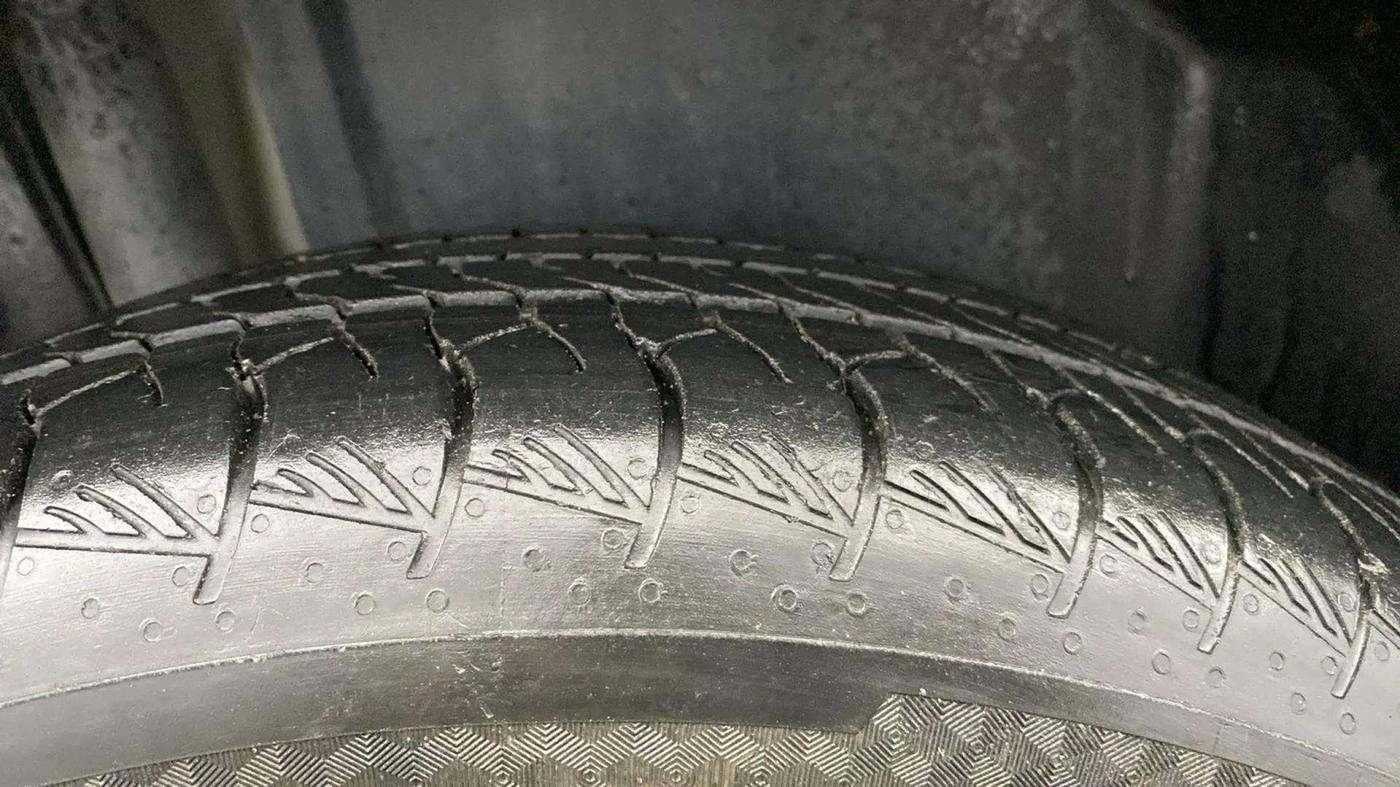 2023 Maruti Grand Vitara SIGMA SMART HYBRID, Petrol, Manual, 43,018 km, Right Rear Tyre Tread