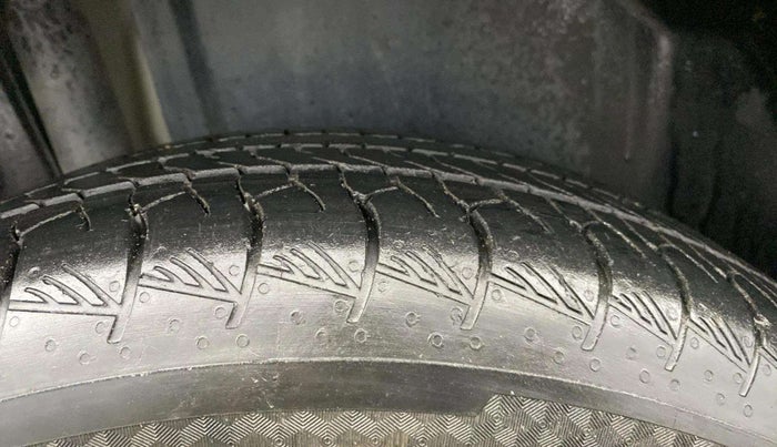 2023 Maruti Grand Vitara SIGMA SMART HYBRID, Petrol, Manual, 43,018 km, Right Rear Tyre Tread