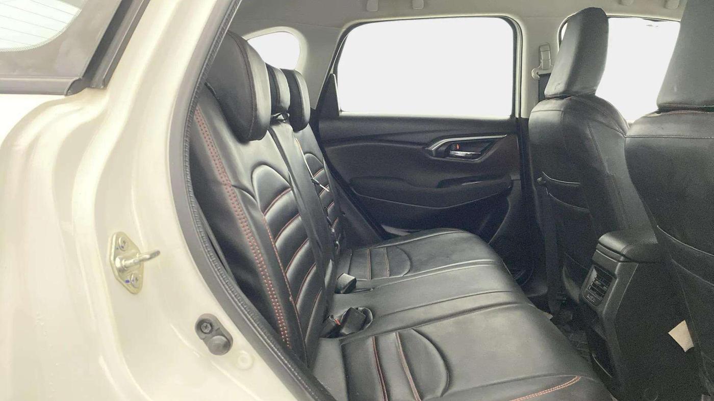 2023 Maruti Grand Vitara SIGMA SMART HYBRID, Petrol, Manual, 43,018 km, Right Side Rear Door Cabin