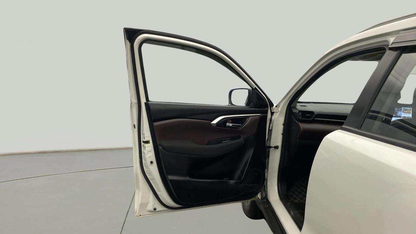 2023 Maruti Grand Vitara SIGMA SMART HYBRID, Petrol, Manual, 43,018 km, LHS Front Door