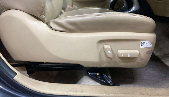 2020 Toyota YARIS VX CVT, Petrol, Automatic, 28,830 km, Driver Side Adjustment Panel