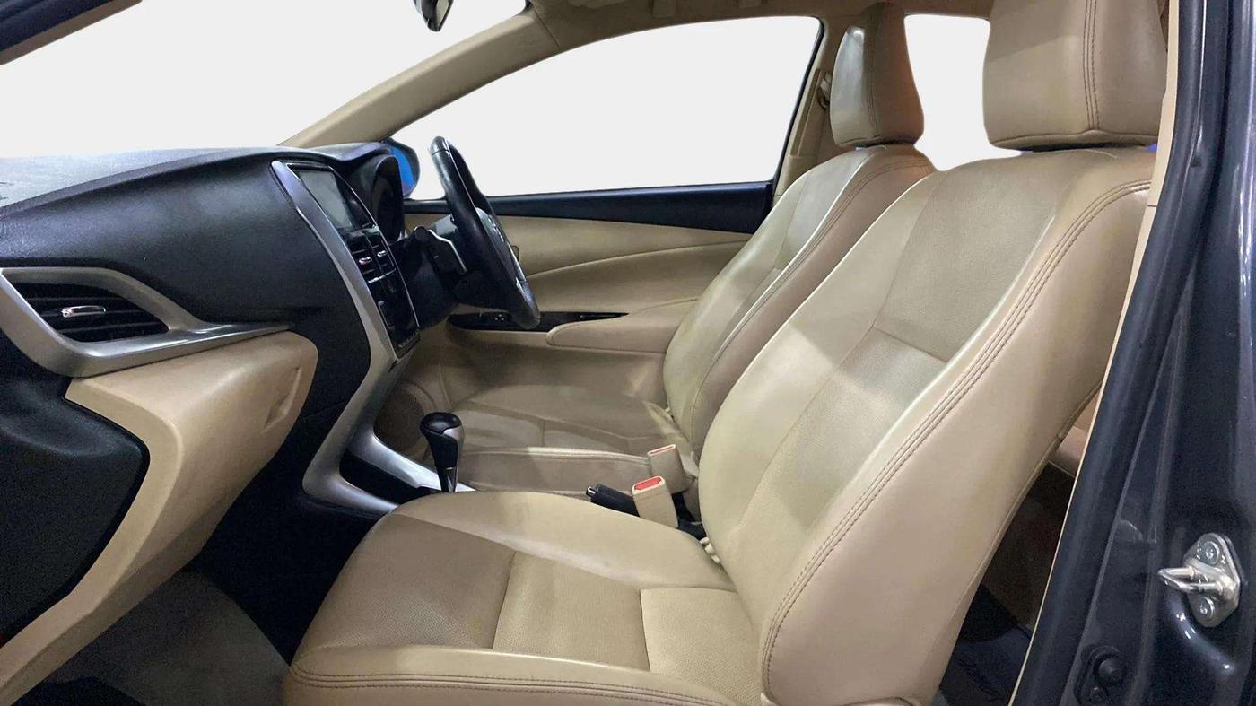 2020 Toyota YARIS VX CVT, Petrol, Automatic, 28,854 km, Right Side Front Door Cabin